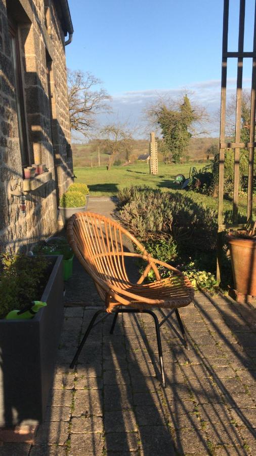 Bed and Breakfast Le Jardin Des Fees Savigny-le-Vieux Экстерьер фото