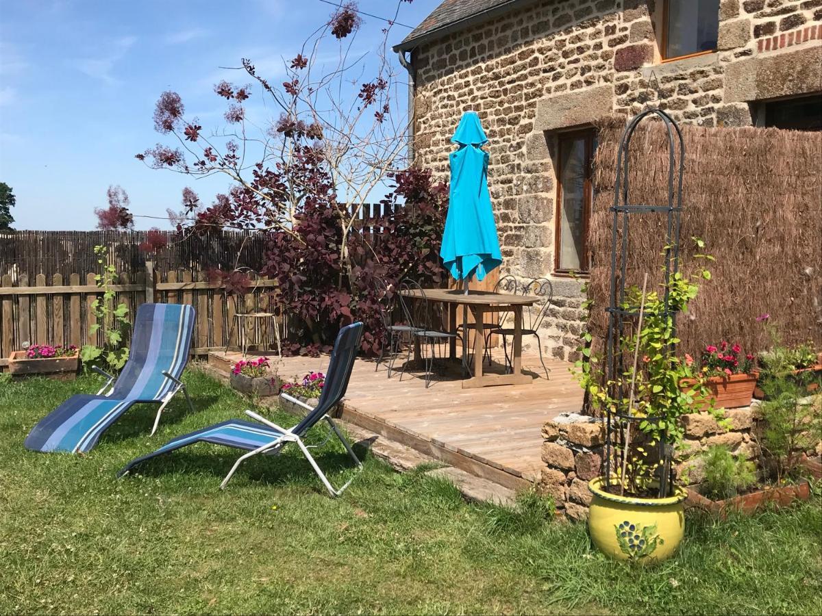 Bed and Breakfast Le Jardin Des Fees Savigny-le-Vieux Экстерьер фото
