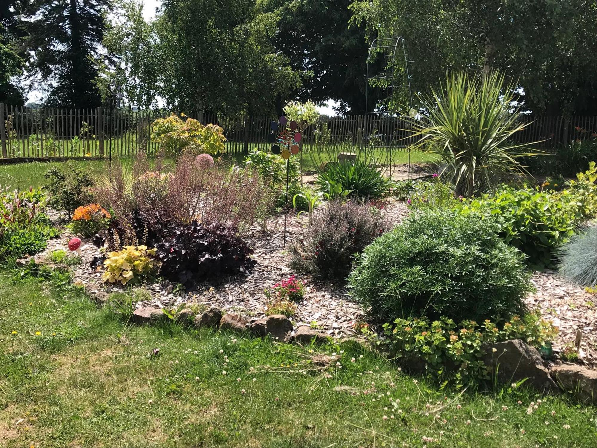 Bed and Breakfast Le Jardin Des Fees Savigny-le-Vieux Экстерьер фото
